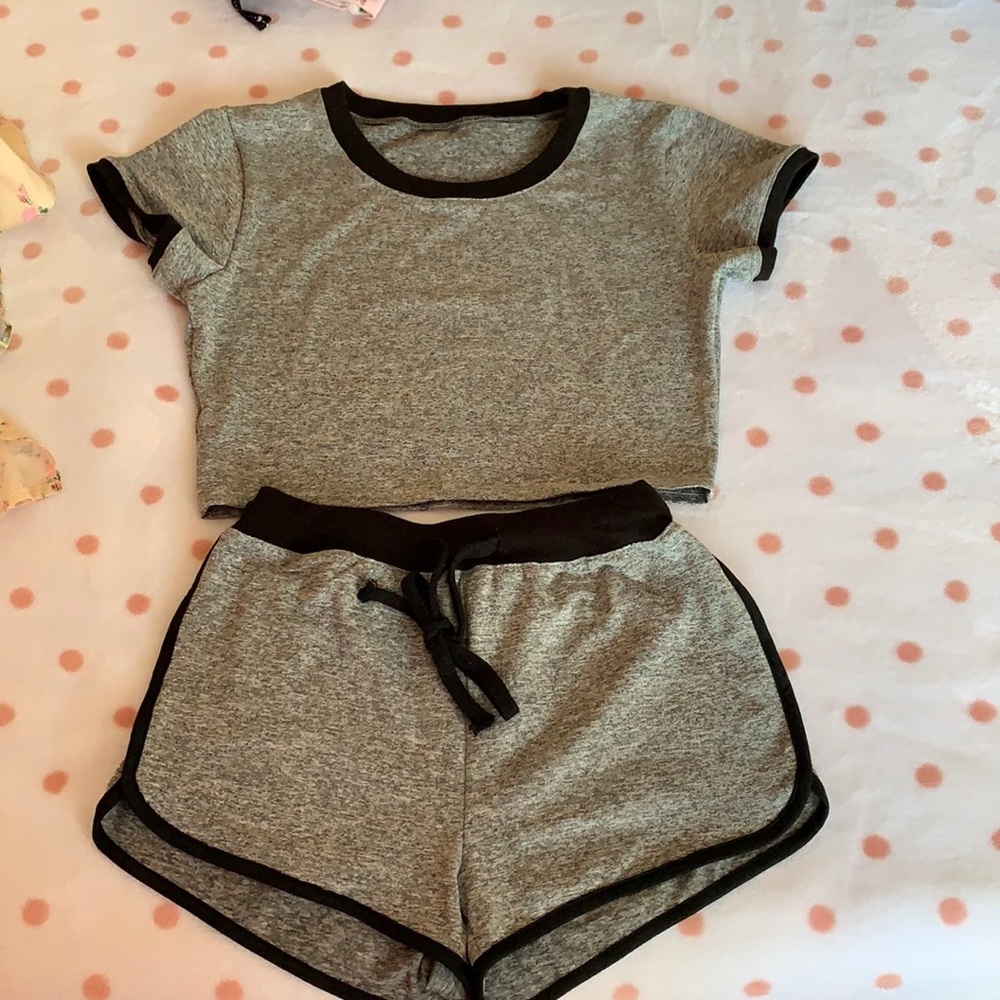 2-piece Crop Top & Shorts Set Grey